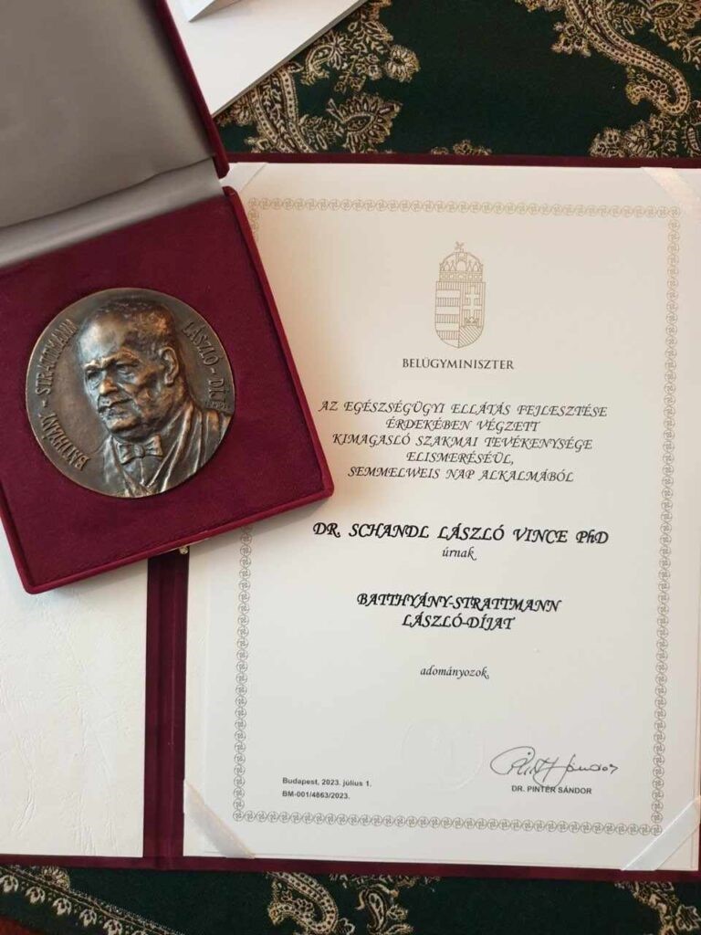 Dr. Schandl László kitüntetése